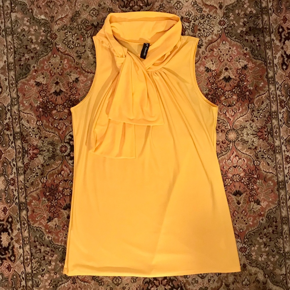 Sleeveless yellow top